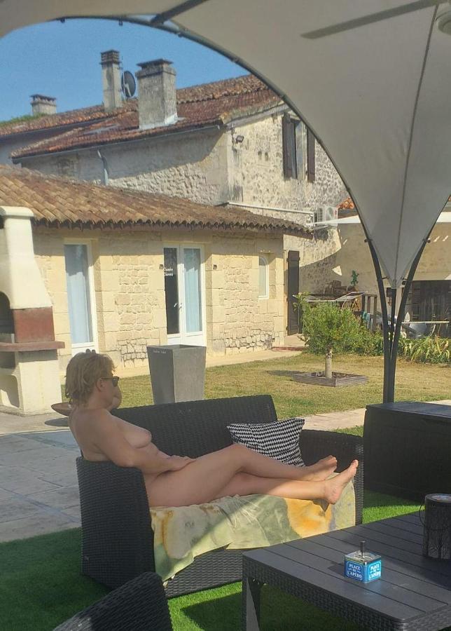 Chambre D'Hotes Naturiste Le Jardin Des Hirondelles Blanzaguet-Saint-Cybard Eksteriør bilde