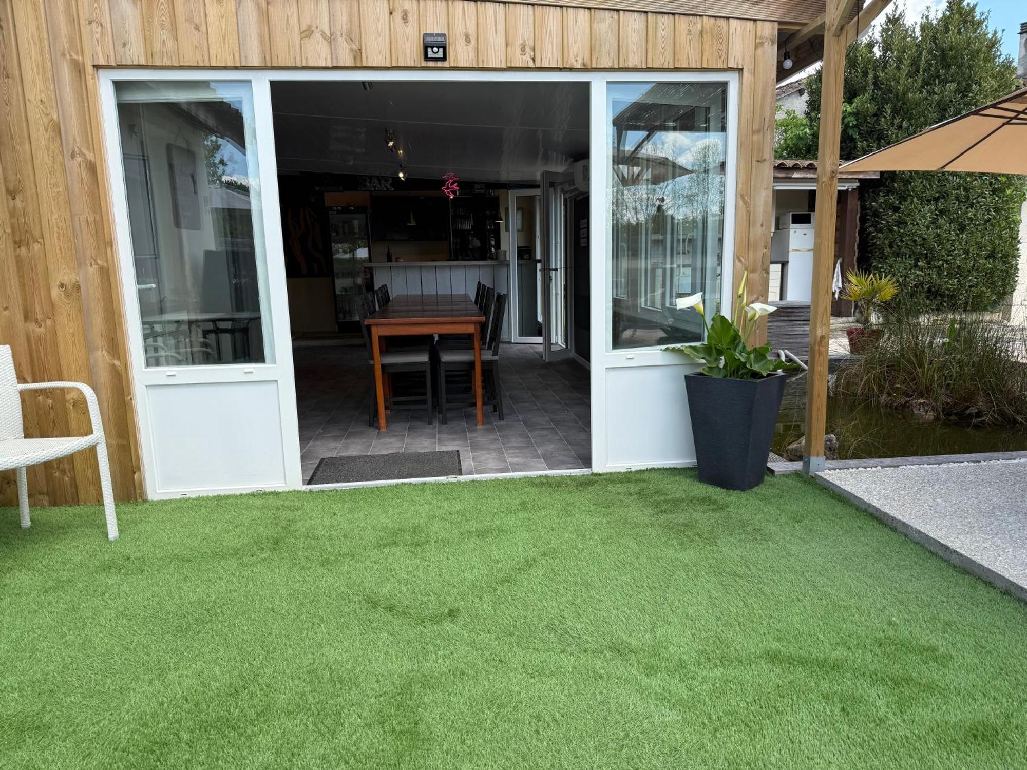Chambre D'Hotes Naturiste Le Jardin Des Hirondelles Blanzaguet-Saint-Cybard Eksteriør bilde